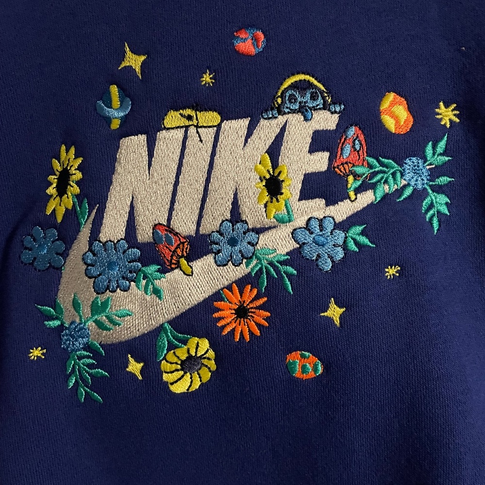 Nike Embroidered Crewneck